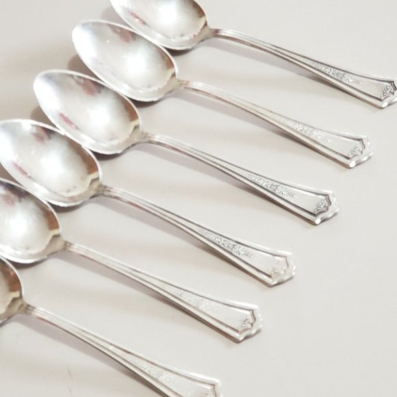 6 Vintage Manor A1 by R & B International Silver Silverplate Teaspoons 1923 - Picture 5 of 11